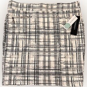 Size Large (12/31) Black & White Liverpool Skirt NWT